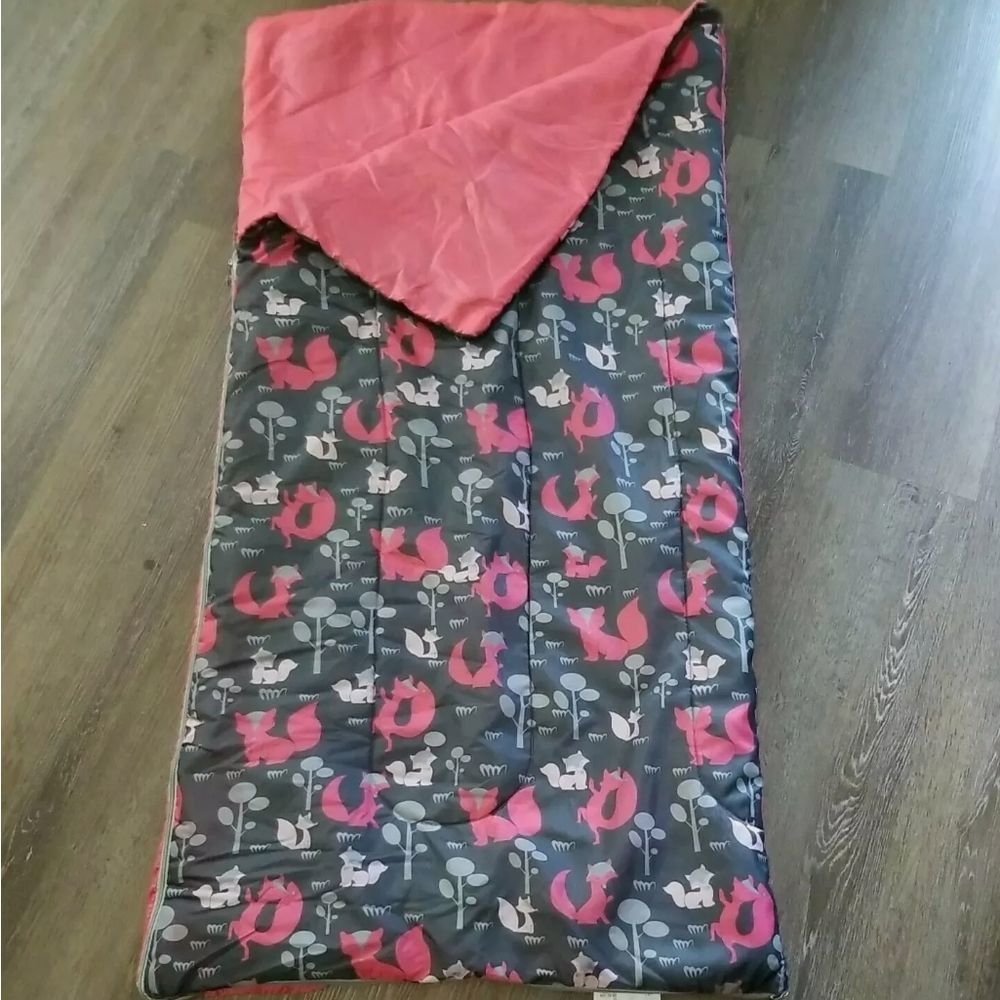 Olivet International Girl's Pink and Gray Fox Reversible Sleeping Bag